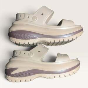 Croc's Unisex Beige and Brown Platform Wedge Sandals Men 6 Women 8 NIB